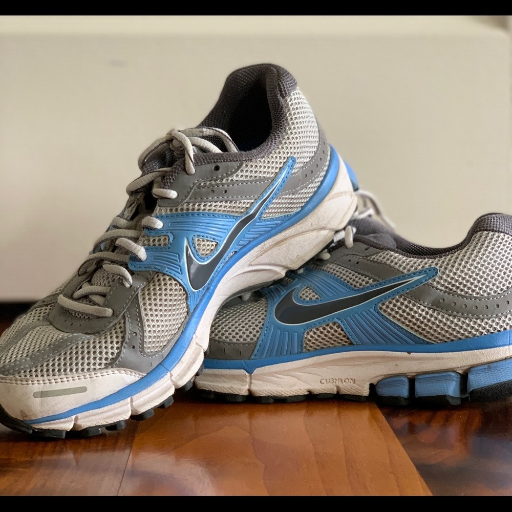 Nike Zoom Air Pegasus Running Shoe, Women's size 7